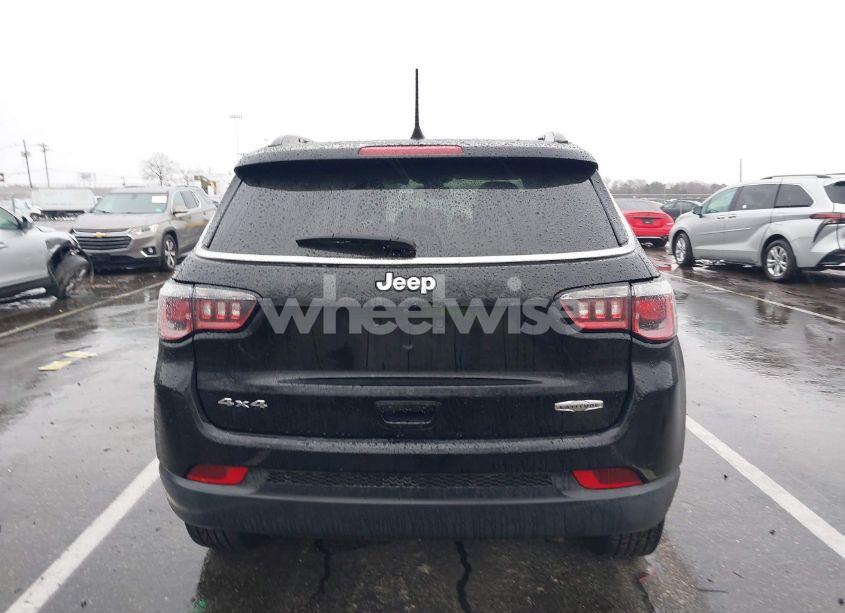 Photo 16 of 2018 Jeep Compass LATITUDE 4X4 (VIN 3C4NJDBB1JT192168)