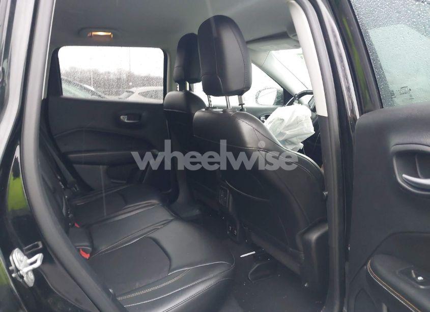 Photo 8 of 2018 Jeep Compass LATITUDE 4X4 (VIN 3C4NJDBB1JT192168)