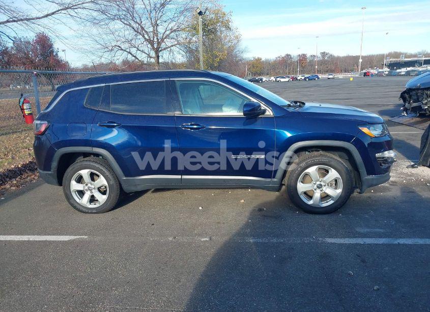 Photo 13 of 2018 Jeep Compass LATITUDE 4X4 (VIN 3C4NJDBB1JT223418)