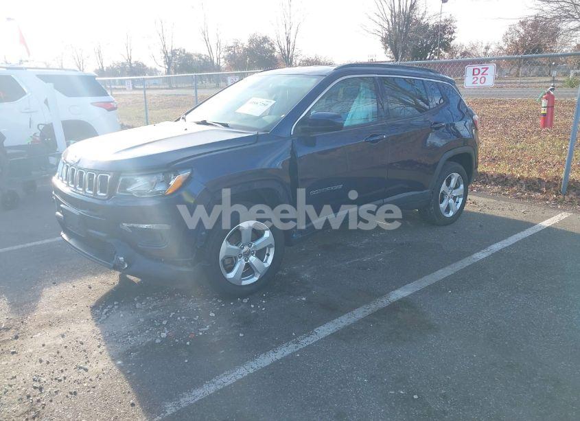 Photo 2 of 2018 Jeep Compass LATITUDE 4X4 (VIN 3C4NJDBB1JT223418)