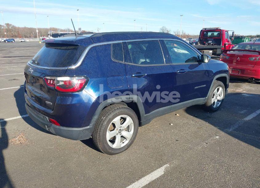 Photo 4 of 2018 Jeep Compass LATITUDE 4X4 (VIN 3C4NJDBB1JT223418)