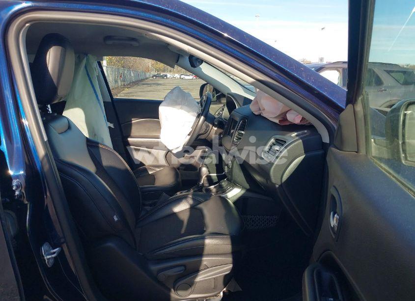 Photo 5 of 2018 Jeep Compass LATITUDE 4X4 (VIN 3C4NJDBB1JT223418)