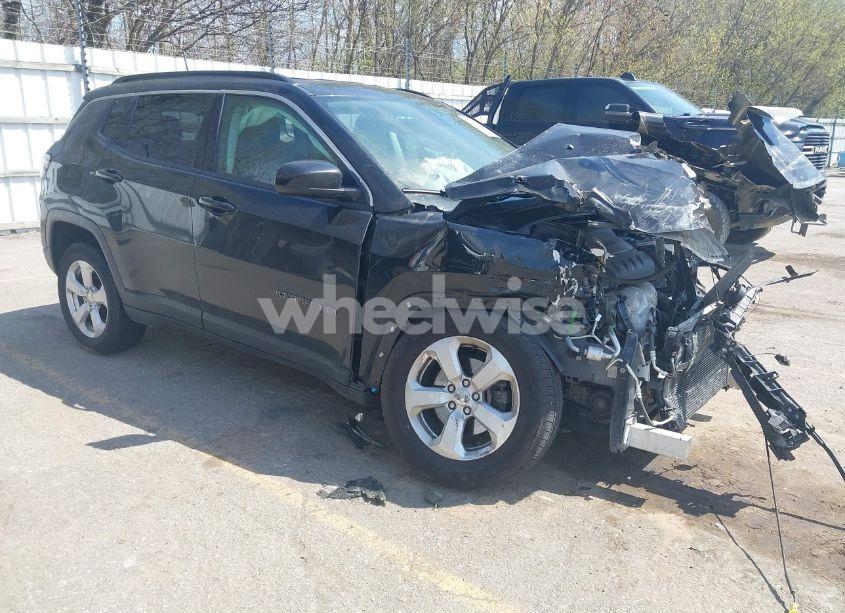 2018 Jeep Compass LATITUDE 4X4 (VIN 3C4NJDBB1JT265894) main photo