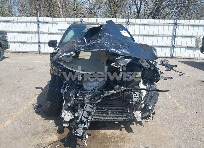 Photo 13 of 2018 Jeep Compass LATITUDE 4X4 (VIN 3C4NJDBB1JT265894)