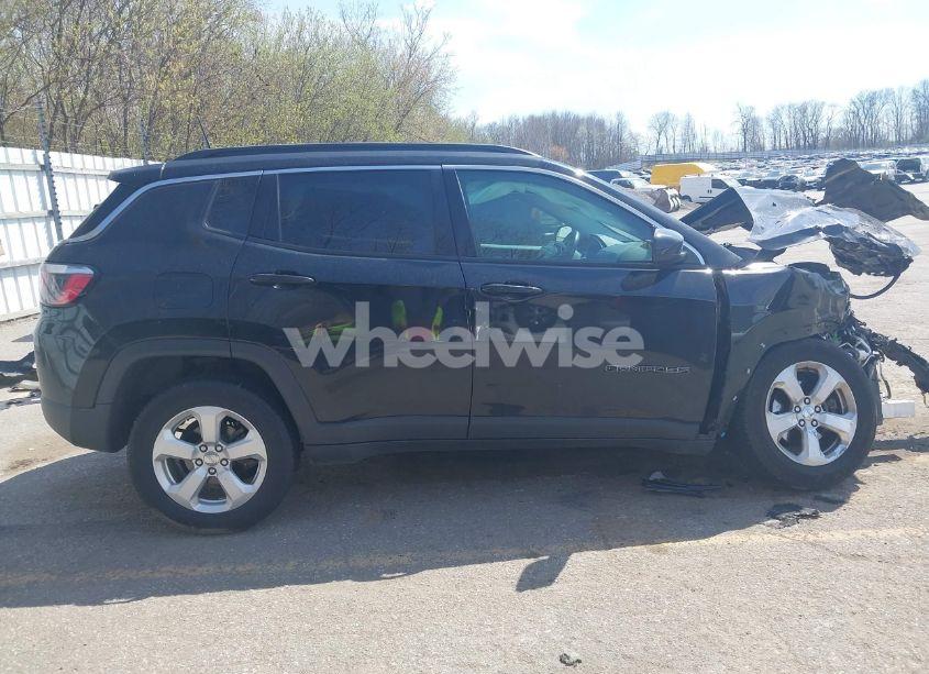 Photo 14 of 2018 Jeep Compass LATITUDE 4X4 (VIN 3C4NJDBB1JT265894)
