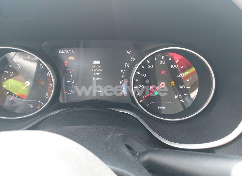 Photo 7 of 2018 Jeep Compass LATITUDE 4X4 (VIN 3C4NJDBB1JT265894)