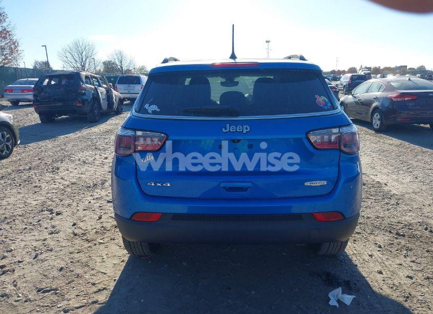 Photo 16 of 2018 Jeep Compass LATITUDE 4X4 (VIN 3C4NJDBB1JT270495)