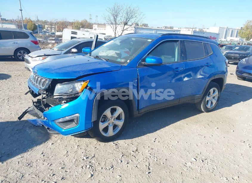 Photo 2 of 2018 Jeep Compass LATITUDE 4X4 (VIN 3C4NJDBB1JT270495)