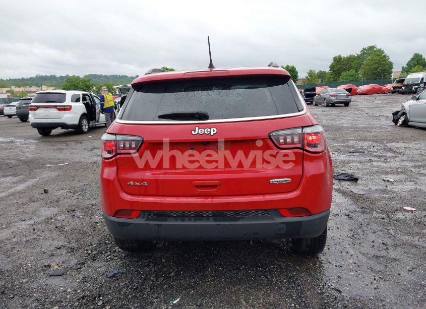 Photo 15 of 2018 Jeep Compass LATITUDE 4X4 (VIN 3C4NJDBB1JT402641)