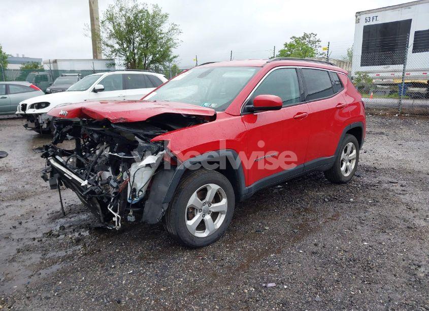 Photo 2 of 2018 Jeep Compass LATITUDE 4X4 (VIN 3C4NJDBB1JT402641)