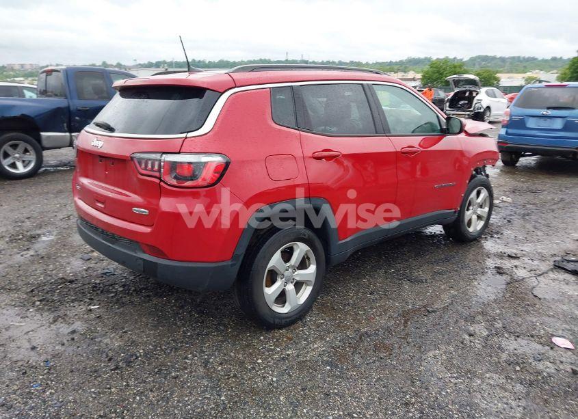 Photo 4 of 2018 Jeep Compass LATITUDE 4X4 (VIN 3C4NJDBB1JT402641)
