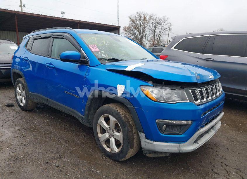 2018 Jeep Compass LATITUDE 4X4 (VIN 3C4NJDBB1JT423652) main photo