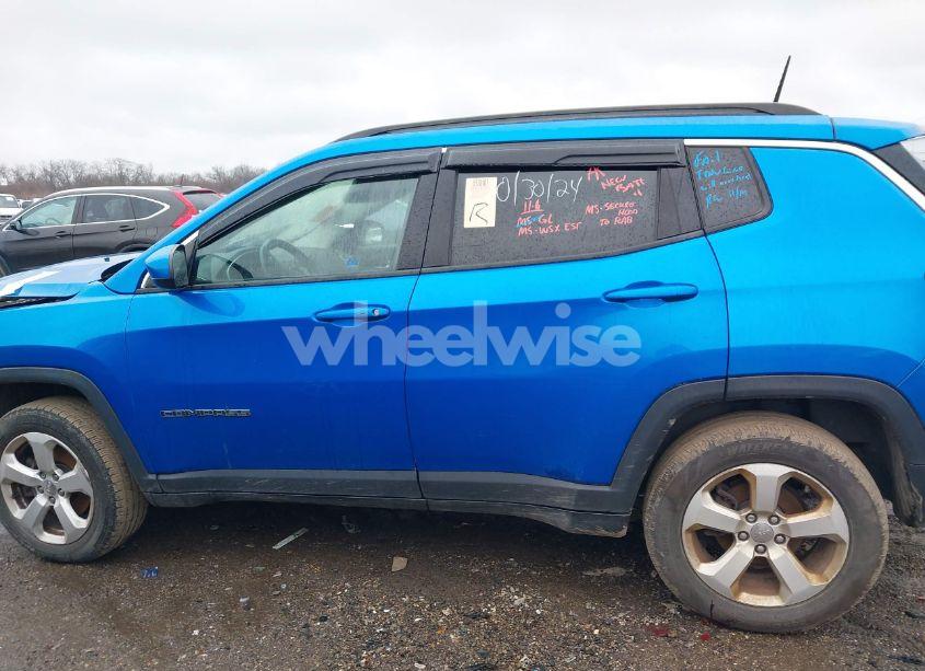 Photo 14 of 2018 Jeep Compass LATITUDE 4X4 (VIN 3C4NJDBB1JT423652)