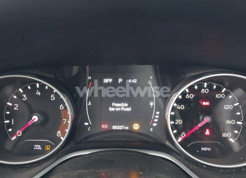 Photo 7 of 2018 Jeep Compass LATITUDE 4X4 (VIN 3C4NJDBB1JT423652)