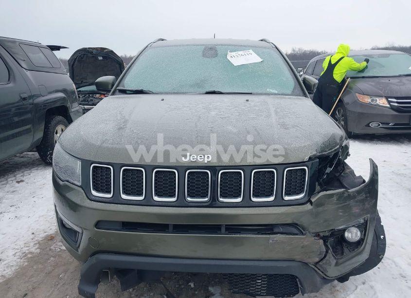 Photo 12 of 2018 Jeep Compass LATITUDE 4X4 (VIN 3C4NJDBB1JT479462)