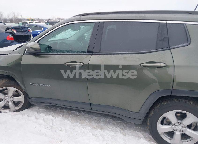 Photo 14 of 2018 Jeep Compass LATITUDE 4X4 (VIN 3C4NJDBB1JT479462)