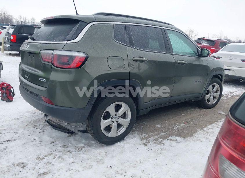 Photo 4 of 2018 Jeep Compass LATITUDE 4X4 (VIN 3C4NJDBB1JT479462)