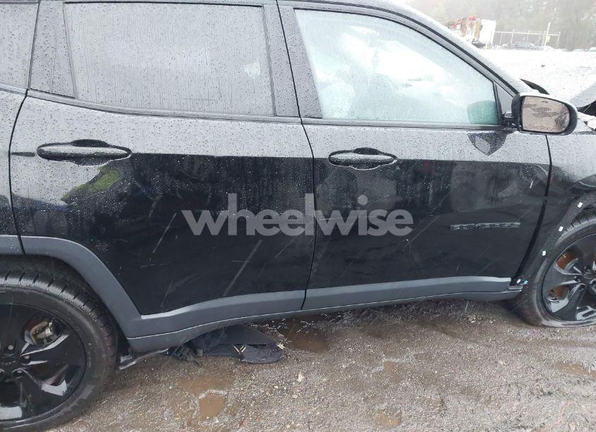 Photo 14 of 2019 Jeep Compass ALTITUDE 4X4 (VIN 3C4NJDBB1KT601609)