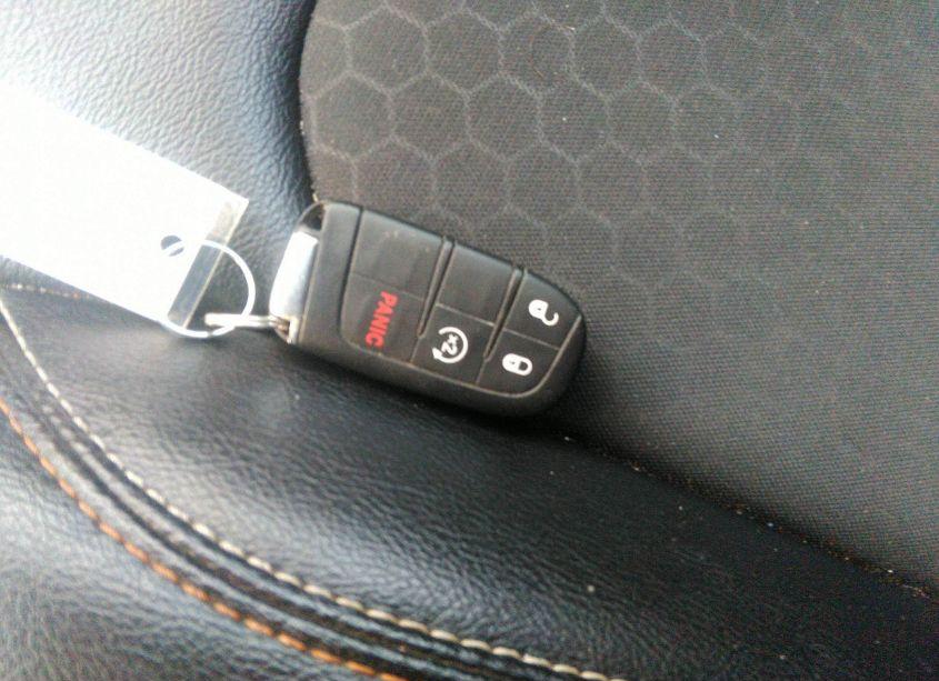 Photo 11 of 2019 Jeep Compass LATITUDE 4X4 (VIN 3C4NJDBB1KT678464)