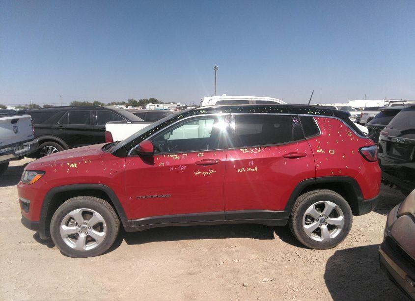 Photo 14 of 2019 Jeep Compass LATITUDE 4X4 (VIN 3C4NJDBB1KT678464)