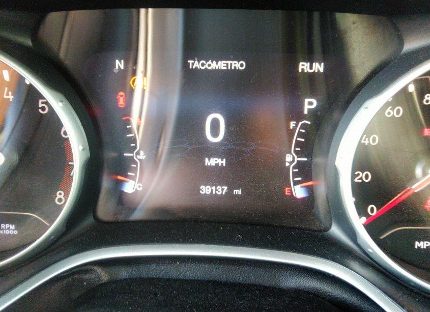 Photo 15 of 2019 Jeep Compass LATITUDE 4X4 (VIN 3C4NJDBB1KT678464)