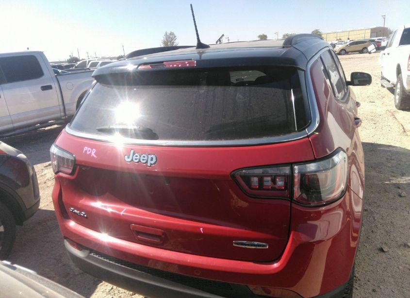 Photo 16 of 2019 Jeep Compass LATITUDE 4X4 (VIN 3C4NJDBB1KT678464)