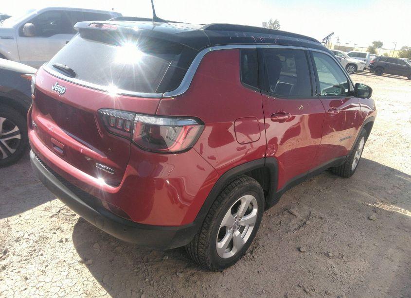 Photo 4 of 2019 Jeep Compass LATITUDE 4X4 (VIN 3C4NJDBB1KT678464)