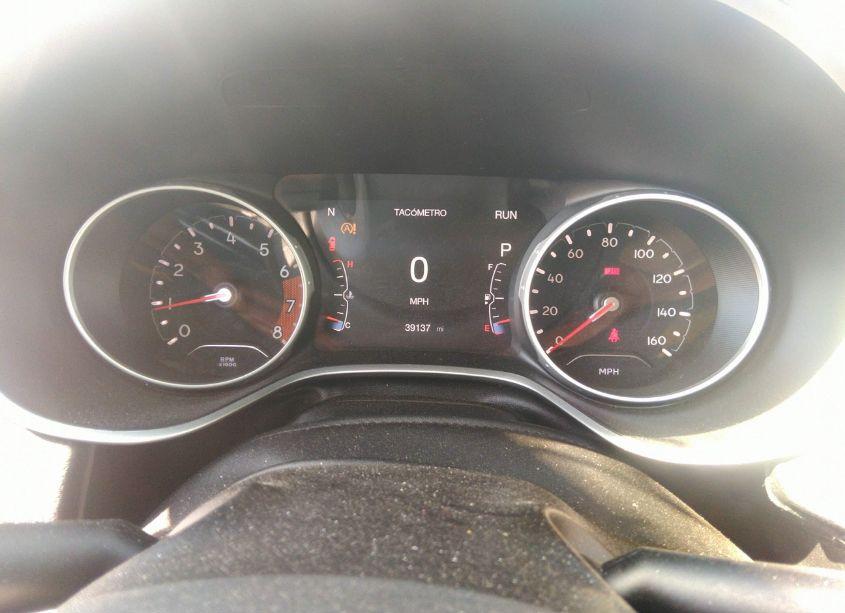 Photo 7 of 2019 Jeep Compass LATITUDE 4X4 (VIN 3C4NJDBB1KT678464)