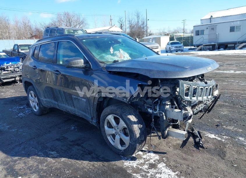 2019 Jeep Compass LATITUDE 4X4 (VIN 3C4NJDBB1KT709860) main photo