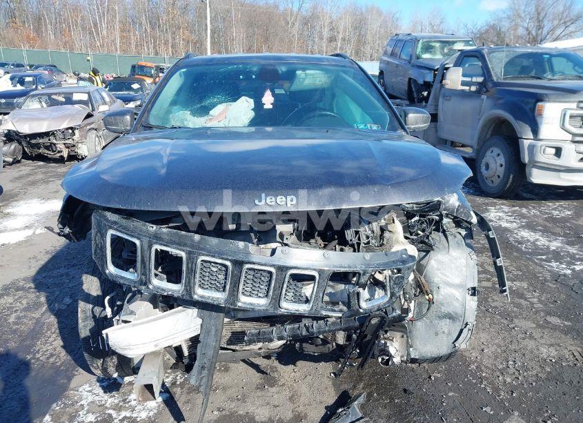 Photo 12 of 2019 Jeep Compass LATITUDE 4X4 (VIN 3C4NJDBB1KT709860)