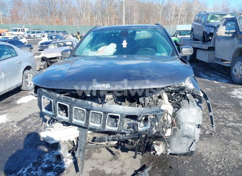 Photo 6 of 2019 Jeep Compass LATITUDE 4X4 (VIN 3C4NJDBB1KT709860)