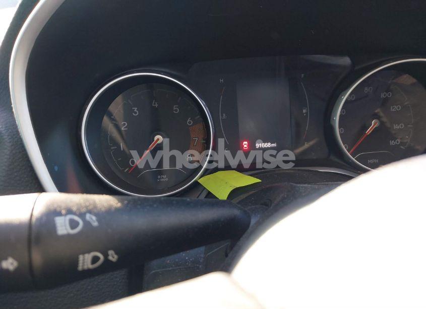 Photo 7 of 2019 Jeep Compass LATITUDE 4X4 (VIN 3C4NJDBB1KT709860)