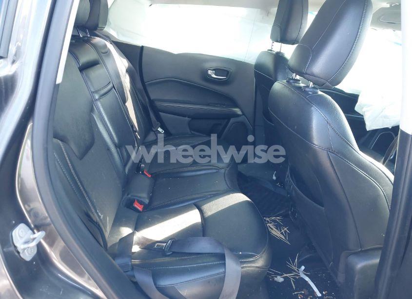 Photo 8 of 2019 Jeep Compass LATITUDE 4X4 (VIN 3C4NJDBB1KT709860)