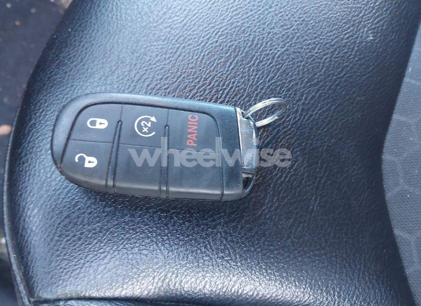 Photo 11 of 2019 Jeep Compass LATITUDE 4X4 (VIN 3C4NJDBB1KT807917)