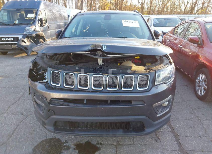 Photo 12 of 2019 Jeep Compass LATITUDE 4X4 (VIN 3C4NJDBB1KT807917)