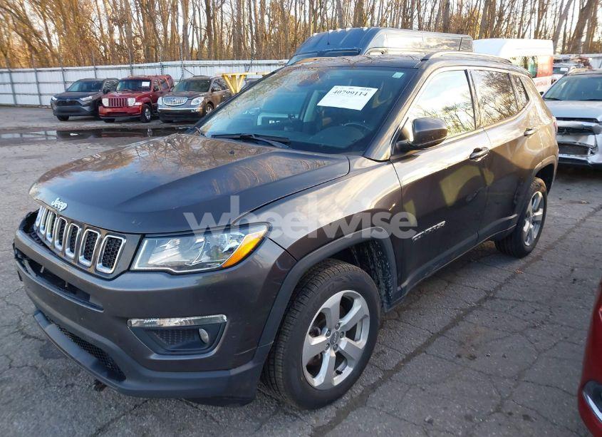 Photo 2 of 2019 Jeep Compass LATITUDE 4X4 (VIN 3C4NJDBB1KT807917)