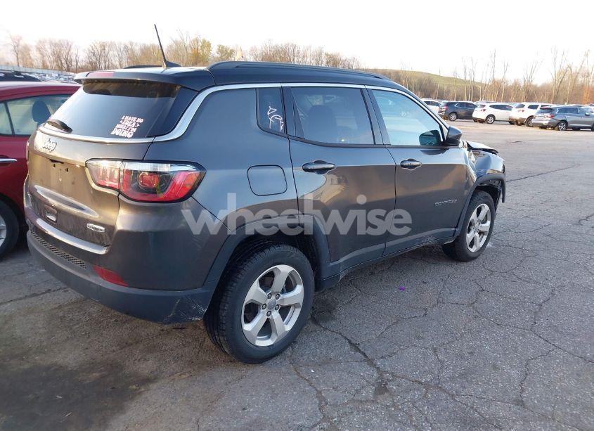 Photo 4 of 2019 Jeep Compass LATITUDE 4X4 (VIN 3C4NJDBB1KT807917)