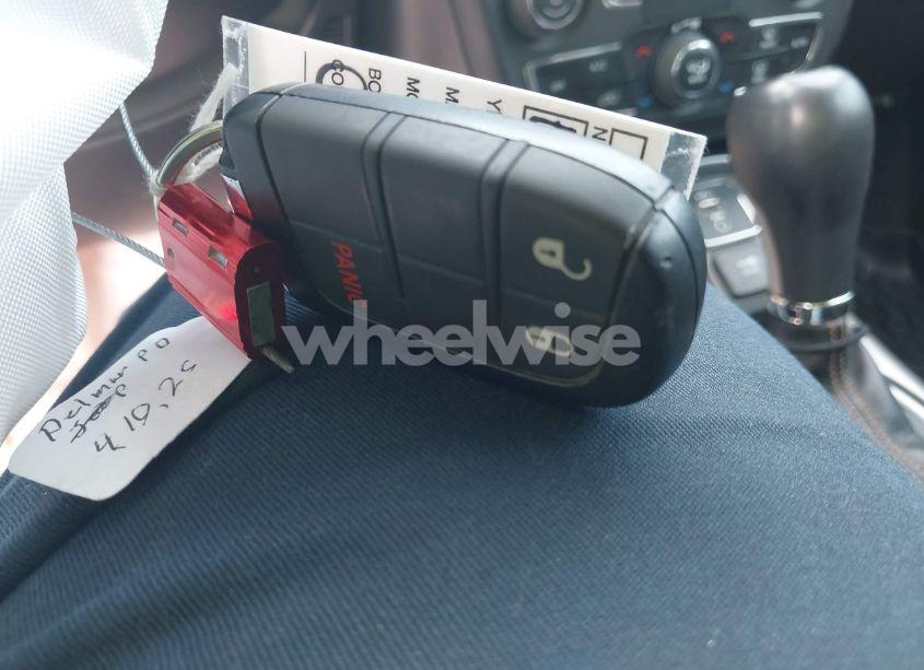 Photo 11 of 2020 Jeep Compass LATITUDE 4X4 (VIN 3C4NJDBB1LT135570)