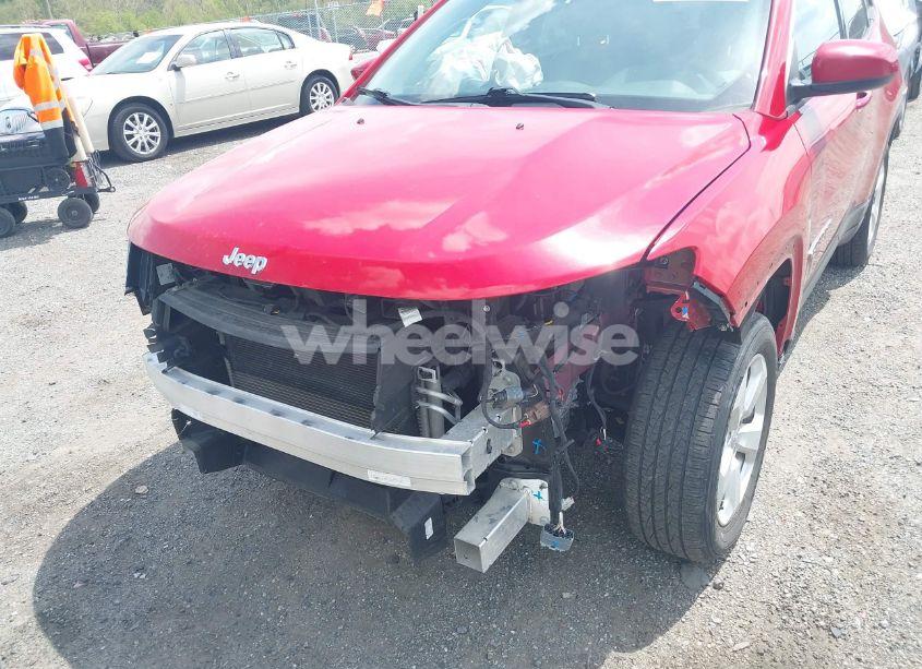 Photo 6 of 2020 Jeep Compass LATITUDE 4X4 (VIN 3C4NJDBB1LT135570)