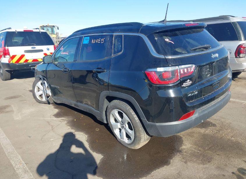 Photo 3 of 2020 Jeep Compass LATITUDE 4X4 (VIN 3C4NJDBB1LT197194)