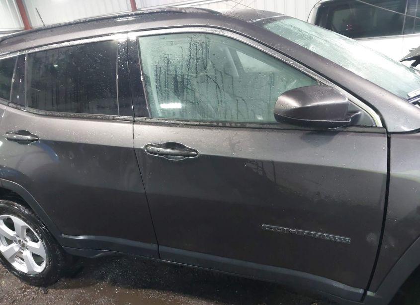 Photo 14 of 2021 Jeep Compass LATITUDE 4X4 (VIN 3C4NJDBB1MT548008)