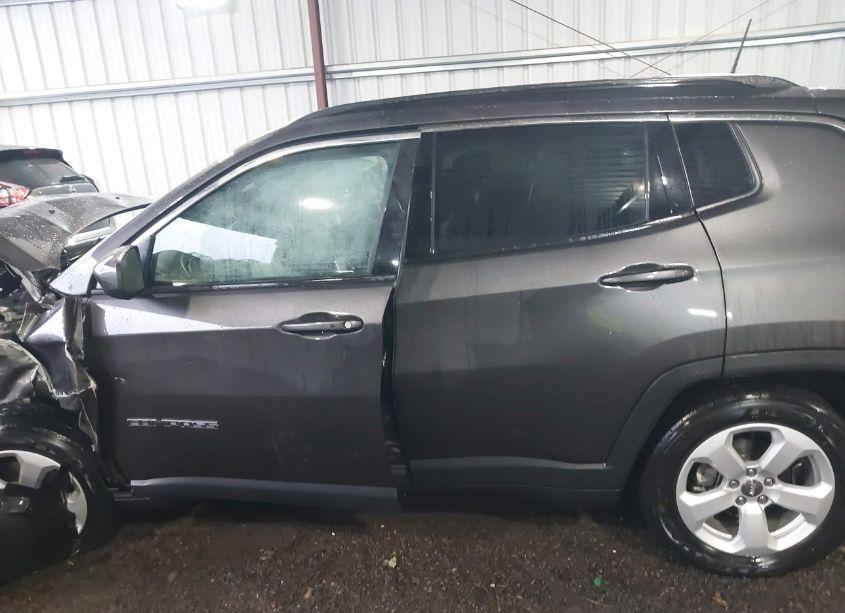 Photo 15 of 2021 Jeep Compass LATITUDE 4X4 (VIN 3C4NJDBB1MT548008)