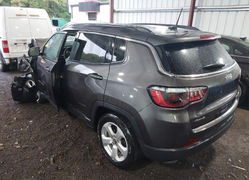 Photo 3 of 2021 Jeep Compass LATITUDE 4X4 (VIN 3C4NJDBB1MT548008)