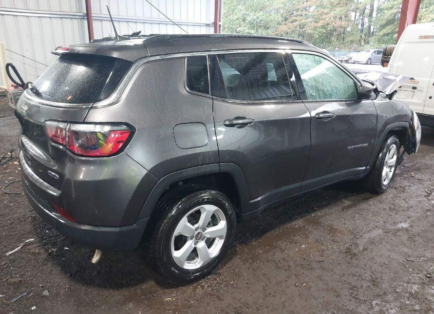 Photo 4 of 2021 Jeep Compass LATITUDE 4X4 (VIN 3C4NJDBB1MT548008)
