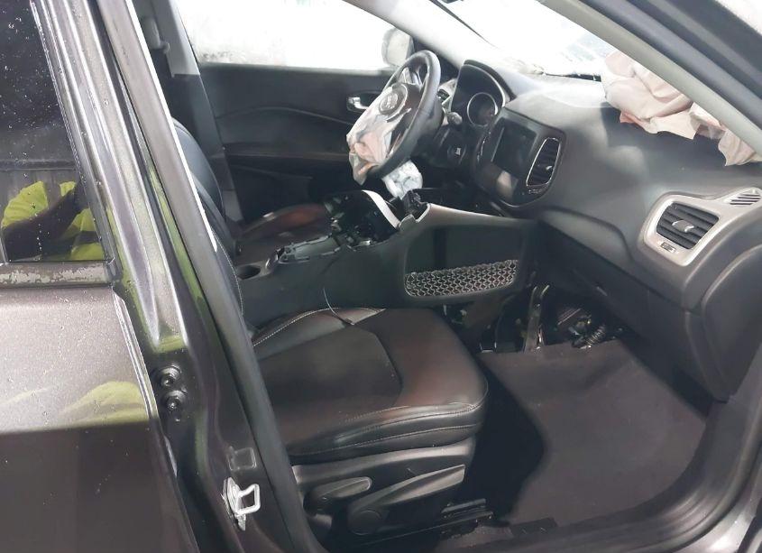 Photo 5 of 2021 Jeep Compass LATITUDE 4X4 (VIN 3C4NJDBB1MT548008)