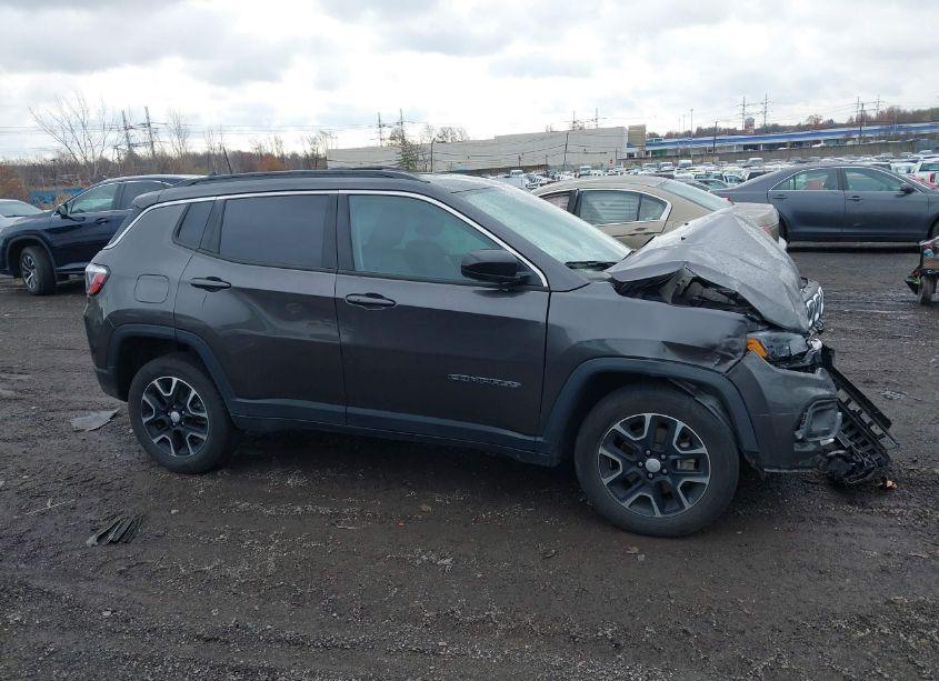 Photo 13 of 2022 Jeep Compass LATITUDE 4X4 (VIN 3C4NJDBB1NT116097)