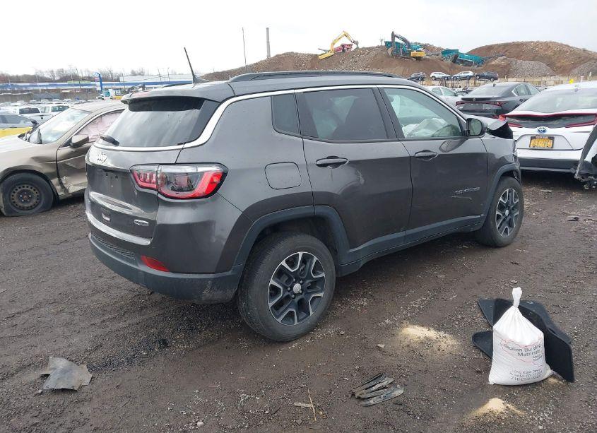Photo 4 of 2022 Jeep Compass LATITUDE 4X4 (VIN 3C4NJDBB1NT116097)