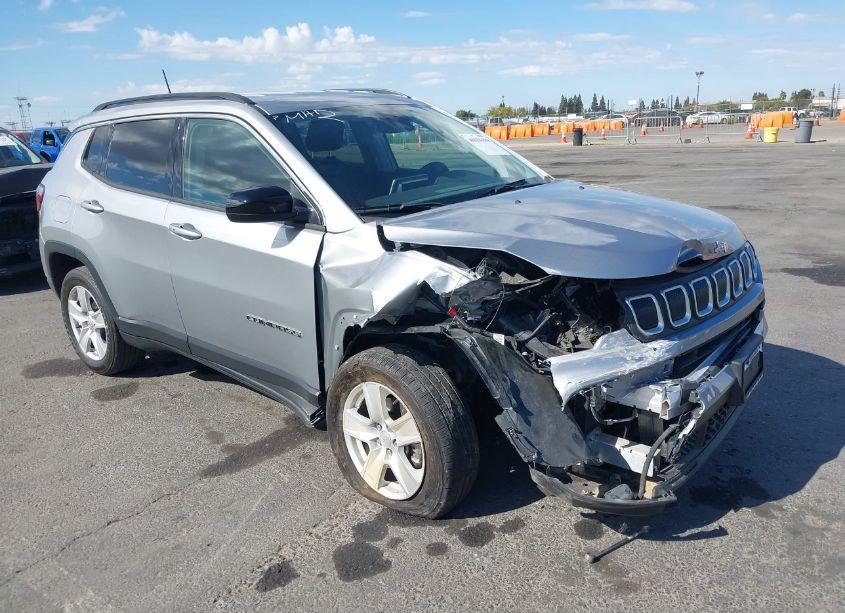 2022 Jeep Compass LATITUDE 4X4 (VIN 3C4NJDBB1NT155076) main photo