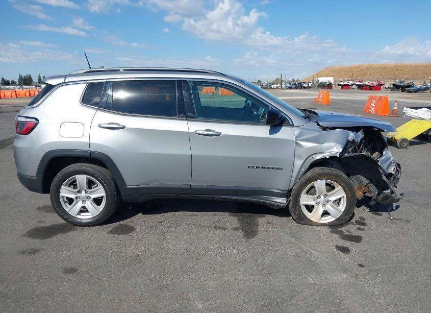 Photo 13 of 2022 Jeep Compass LATITUDE 4X4 (VIN 3C4NJDBB1NT155076)