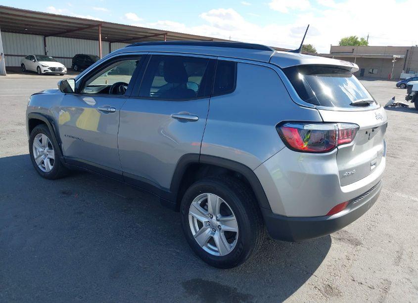 Photo 3 of 2022 Jeep Compass LATITUDE 4X4 (VIN 3C4NJDBB1NT155076)